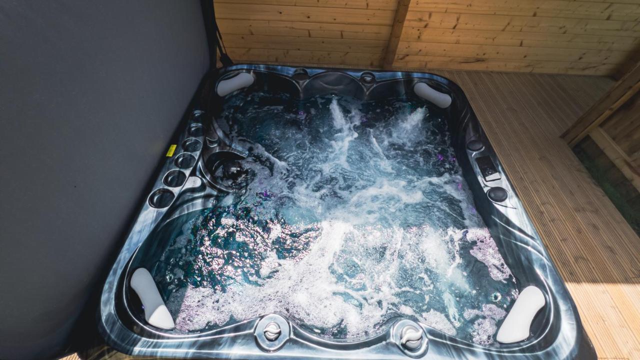 Aspen Lodge, Amazing New Log Cabin With Hot Tub - Sleeps 6 - Felmoor Park 莫珀斯 外观 照片
